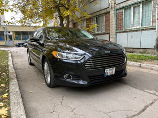 Ford Fusion foto 2