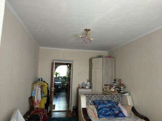 Se vinde apartament cu 2 odai , locativ cu o amplasare foarte buna , 57m.p. cu incalzire autonoma , foto 1