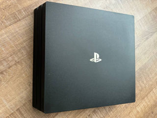 Vand PS4 PRO 1TB stare practic noua  foto 2