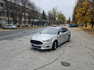 Ford Fusion foto 2