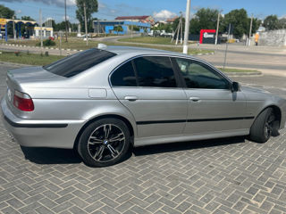 BMW 5 Series foto 6