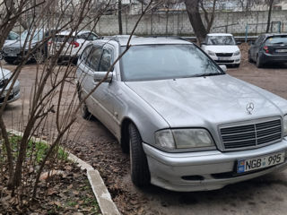 Mercedes C-Class foto 4