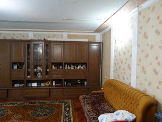 Se vinde casă cu 5 camere, 250 m2! Super preț! Buiucani! foto 2