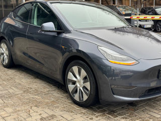 Tesla Model Y foto 2