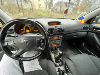 Toyota Avensis foto 8