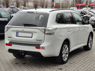 Mitsubishi Outlander foto 3