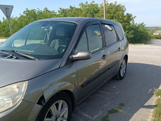 Renault Grand Scenic foto 2