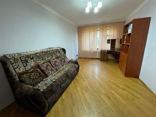 Apartament cu 2 camere, 57 m², Botanica, Chișinău foto 3