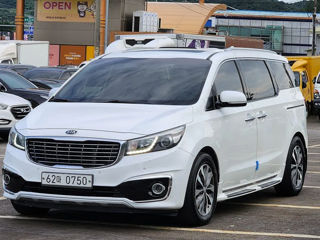 KIA Carnival foto 1