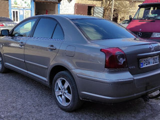 Toyota Avensis foto 5