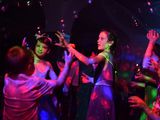 Dj SaSh - Muzica de petrecere - cumetrii si zile de nastere(lumini led,laser show,fum,bule de sapun) foto 10