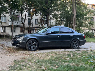 Mercedes E-Class foto 2