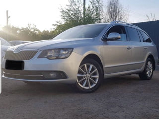 Skoda Superb foto 1