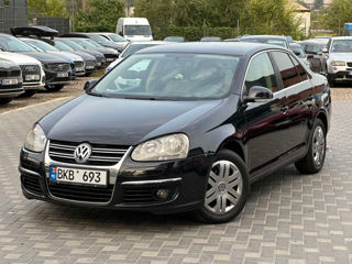 Volkswagen Jetta foto 1