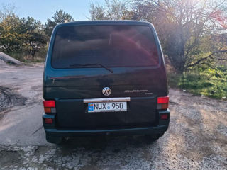 Volkswagen Caravelle foto 3