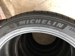 235 /45 R19  Michelin foto 3