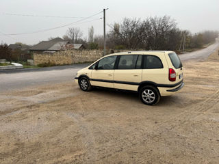 Opel Zafira foto 3