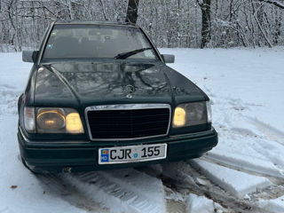 Mercedes Series (W123) foto 8