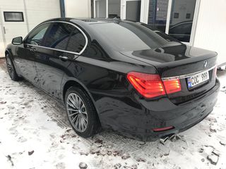 BMW 7 Series foto 10