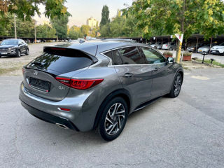 Infiniti Q30 foto 15