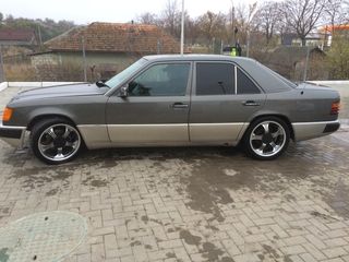 Mercedes Series (W124) foto 3