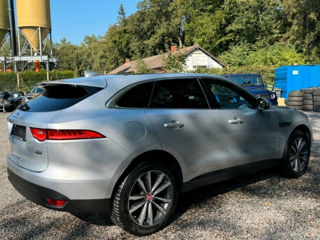 Jaguar F-PACE foto 2