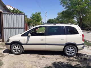 Opel Zafira foto 2