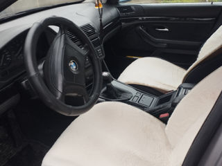 BMW 5 Series foto 7