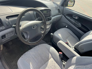 Toyota Previa foto 2