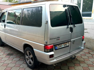 Volkswagen Caravelle foto 4