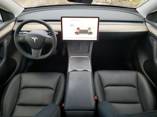 Tesla Model Y foto 11