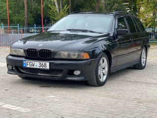 BMW 5 Series foto 1