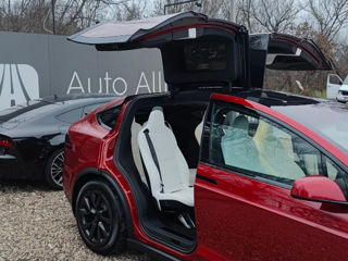 Tesla Model X foto 9