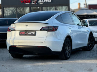 Tesla Model Y foto 3