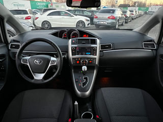 Toyota Verso foto 9