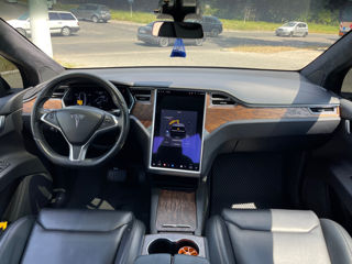 Tesla Model X foto 9