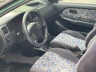 Nissan Almera foto 7