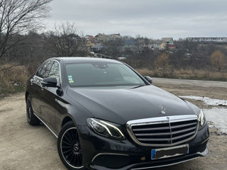 Mercedes E-Class foto 1