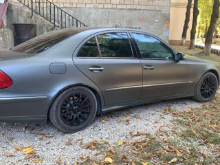 Mercedes E-Class foto 4