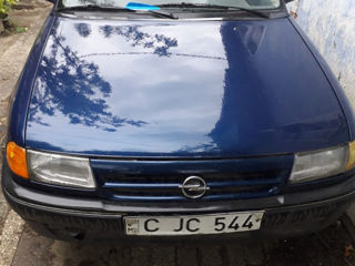 Opel Astra foto 1