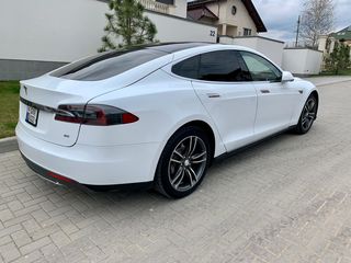 Tesla Model S foto 4