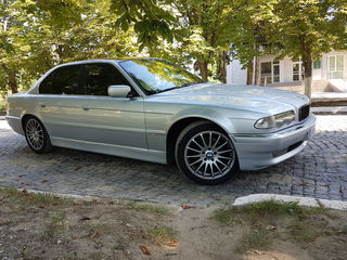 BMW 7 Series foto 1