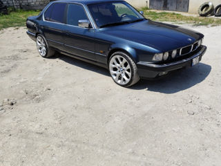 BMW 7 Series фото 1
