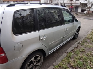 Volkswagen Touran foto 7