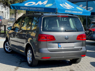 Volkswagen Touran foto 5