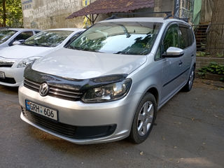 Volkswagen Touran foto 1