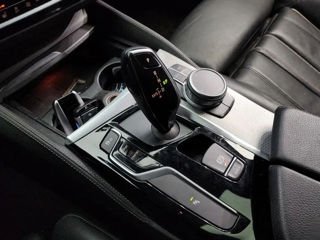 BMW 5 Series foto 9