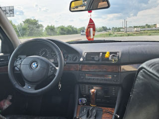 BMW 5 Series foto 6