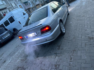 BMW 5 Series foto 4