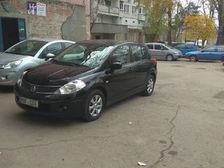 Nissan Tiida foto 10